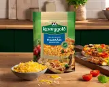 Kerrygold Pizzakäse, eine Mischung aus Emmentaler und anderen Käsesorten, liegt in einer Schüssel bereit für eine köstliche Pizza.