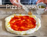 Pizza backen: Bei welcher Backofentemperatur gelingt sie perfekt? Ein roher Teig mit Tomatensauce und Olivenöl wartet auf den heißen Ofen.